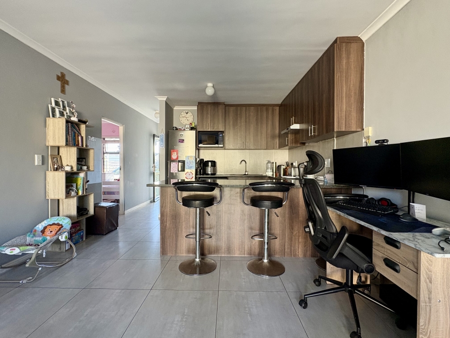 2 Bedroom Property for Sale in Parklands Western Cape